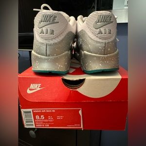 Women’s Air Max 90 White/Metallic Silver/Teal Size 8.5